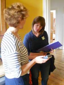 Amanda, South Seeds Energy Officer shows how to use an electricity monitor